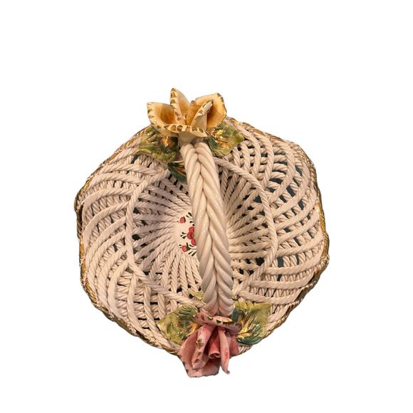Vintage Napoleon Capodimonte  Porcelain  Woven Basket of Flower's  Made in Italy - Picture 4 of 7